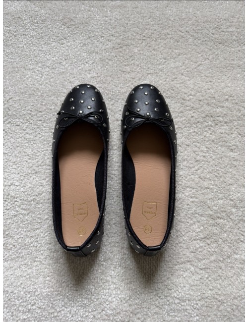 Ballerines noires à clous