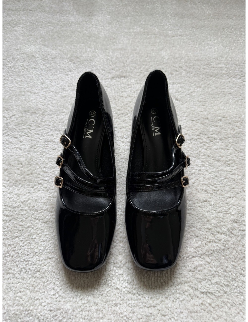 Babies noires vernies avec brides