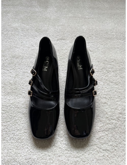 Babies noires vernies avec brides