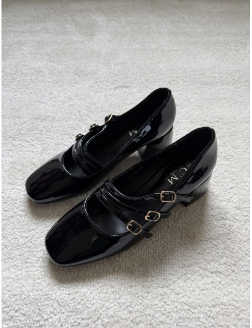 Babies noires vernies avec brides