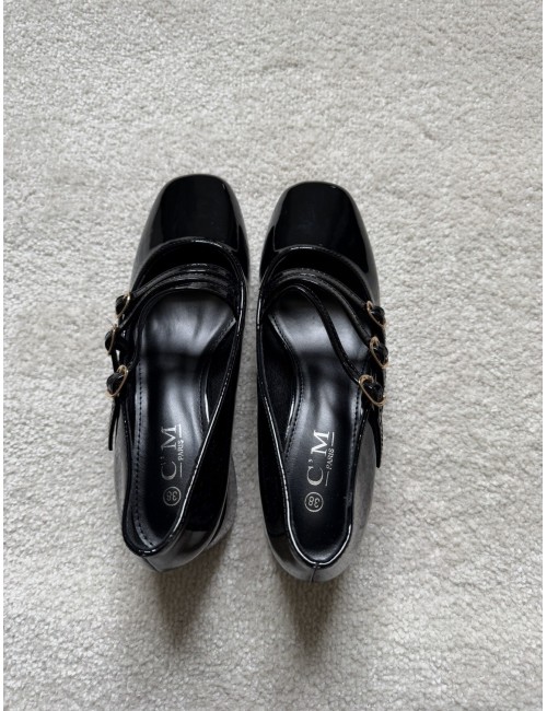 Babies noires vernies avec brides