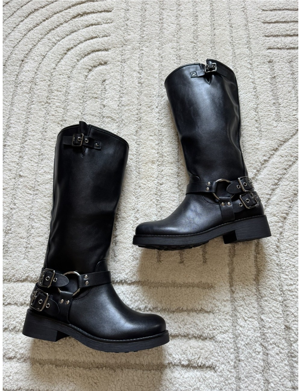 Bottes hautes noires style biker
