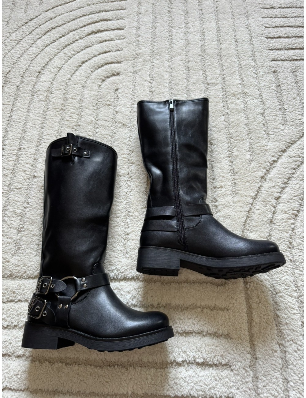 Bottes hautes noires style biker