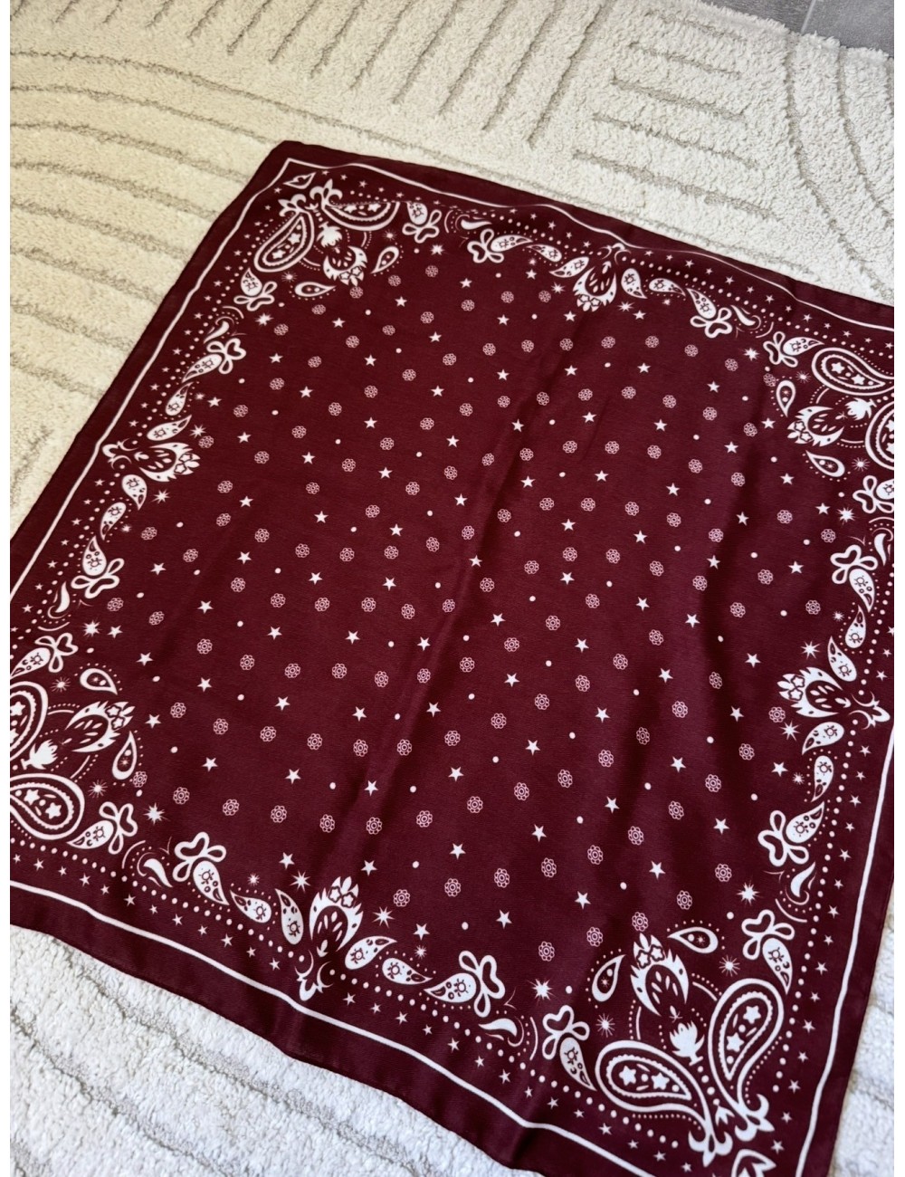 Foulard carré imprimé Paisley