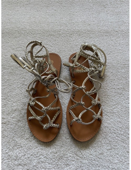 Sandales à lanières tressées