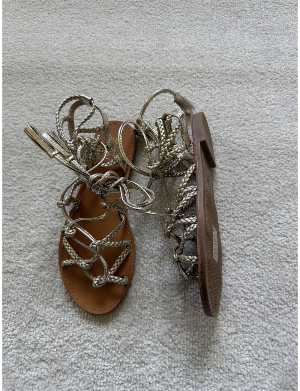 Sandales à lanières tressées