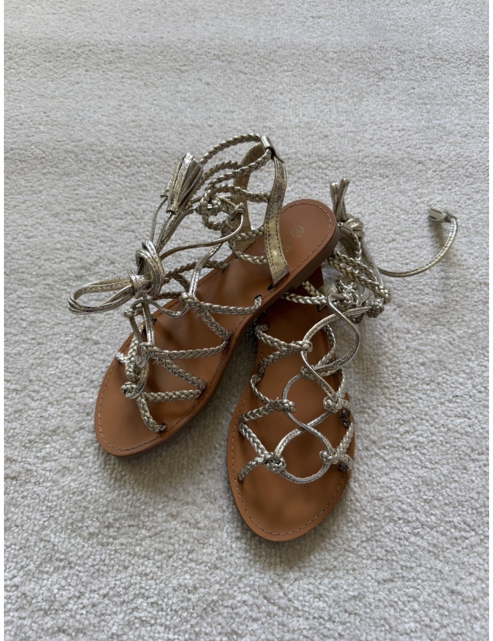 Sandales à lanières tressées