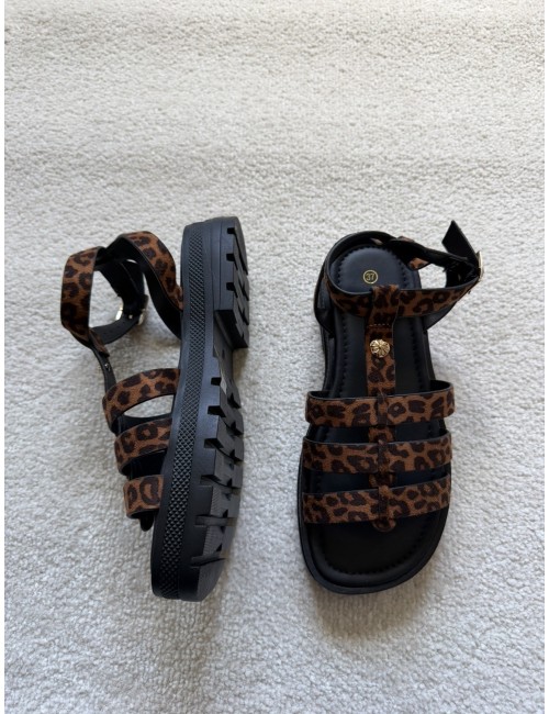 Sandales marrons avec détail doré