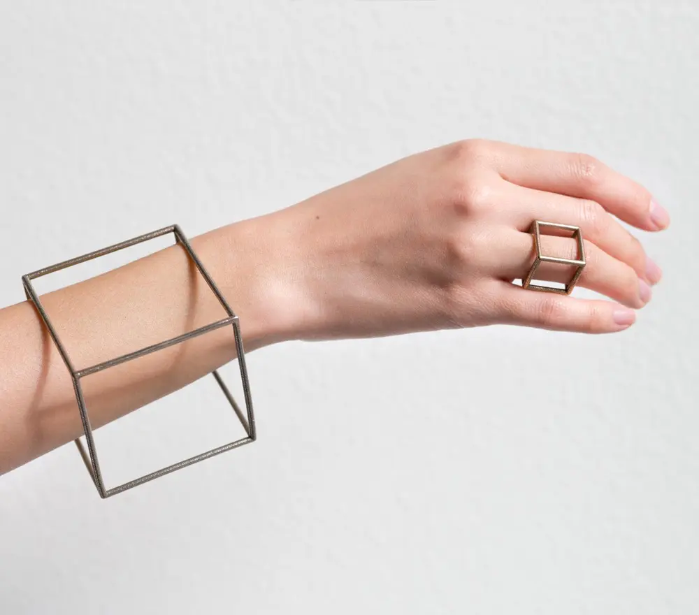 Les pièces indispensables dans un dressing féminin en 2026